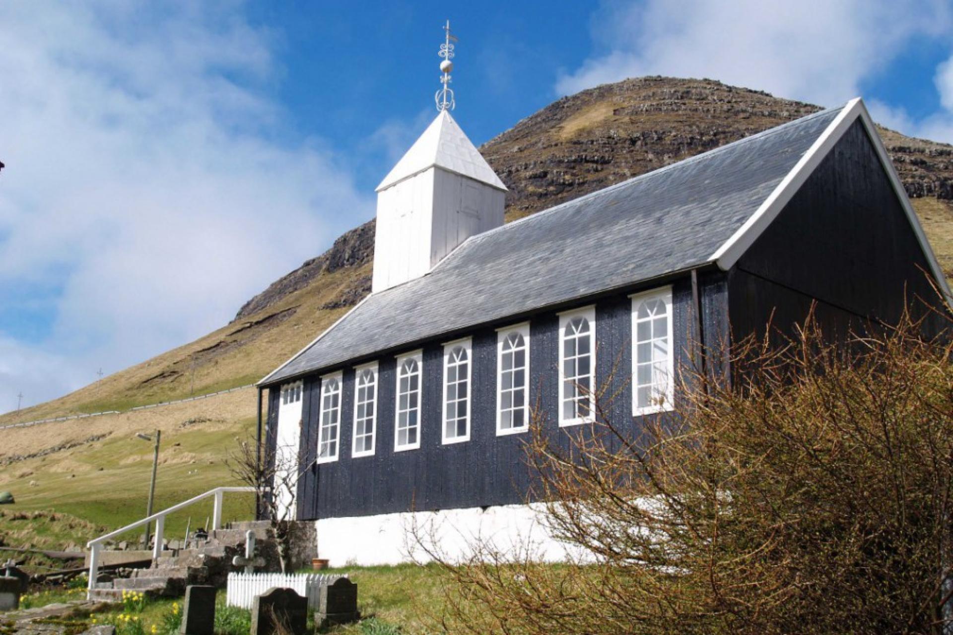 Thumbnail of - The church of Bøur