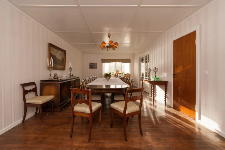 Located at the eastern end of the 1st floor, is our meeting room. A large conference table, which seats 20+ people, makes this room is ideal for business meetings, lectures and larger gatherings. 
Canvas and projector available.
