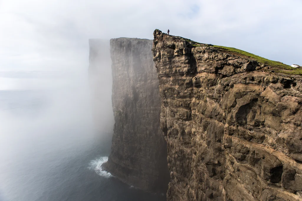 Trælanípa, Miðvágur