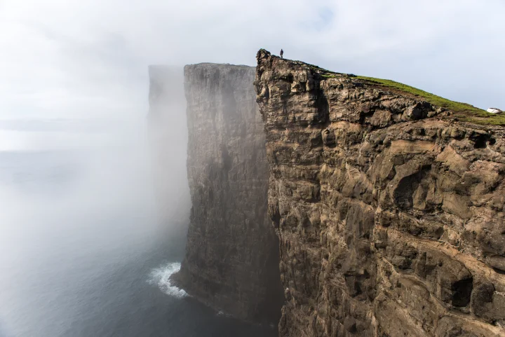 Trælanípa, Miðvágur