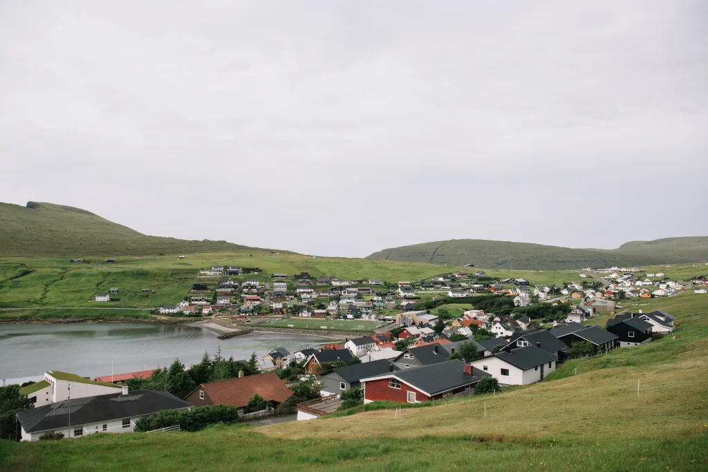 The village of Miðvágur