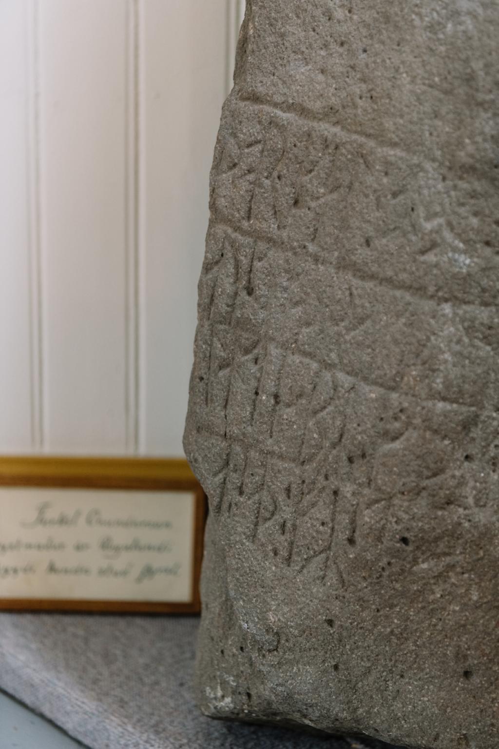 Runic stone, Sandavágur
