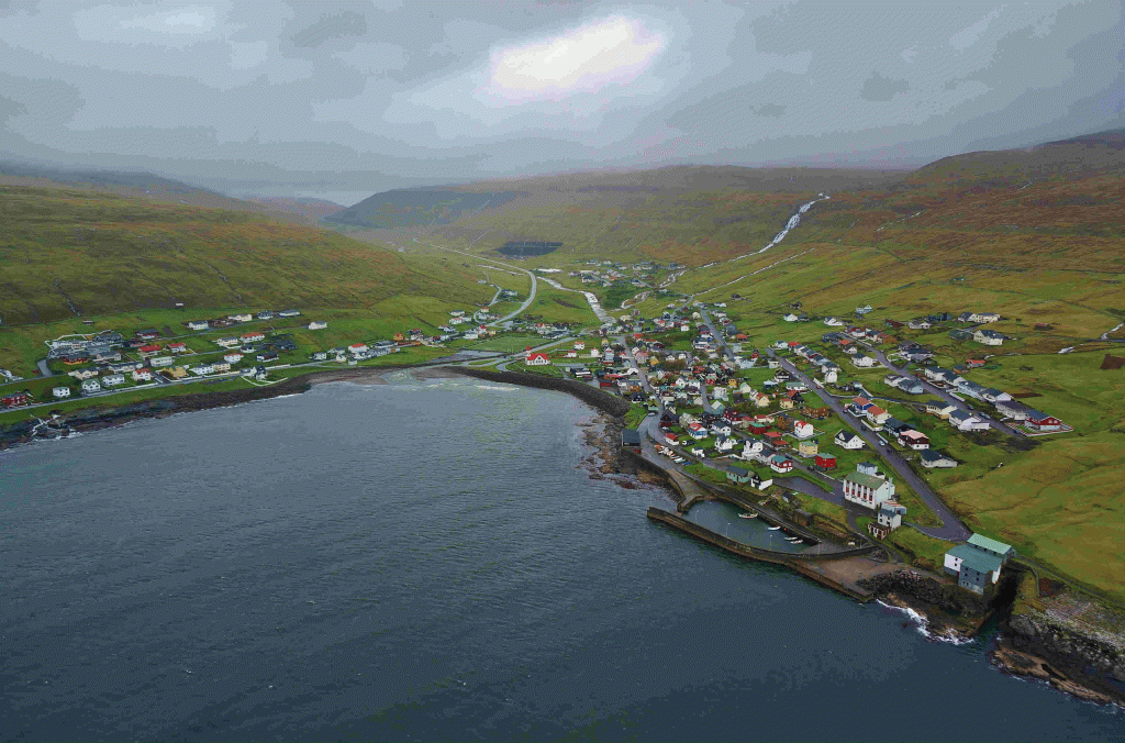 The village of Sandavágur