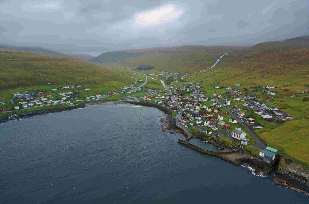 The village of Sandavágur