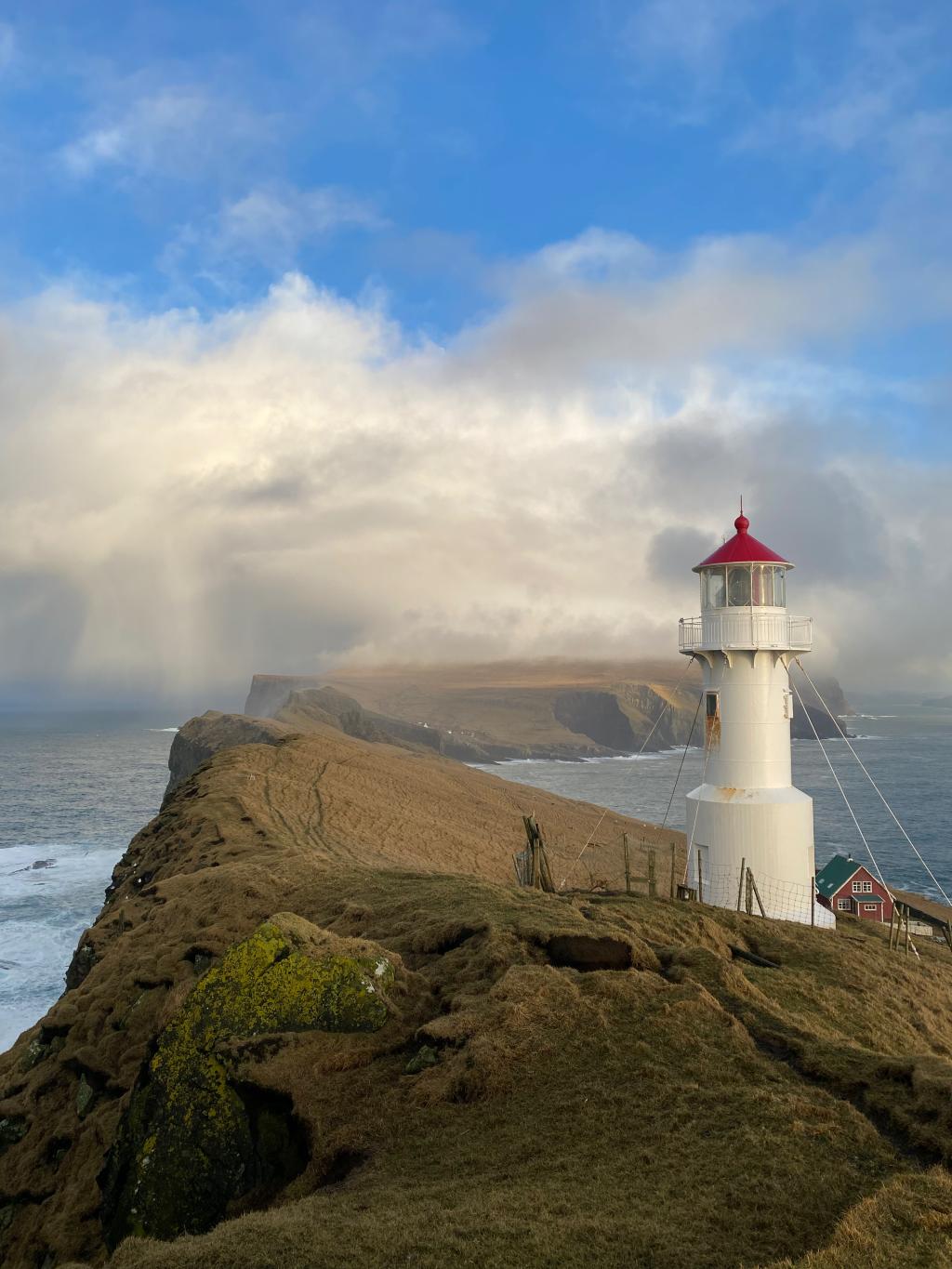 The lighthouse of the islet of Mykineshólmur.
Image by Sóley Kerlok 2023.